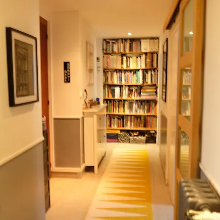 Bright And Spacious Nest In The Heart Of
